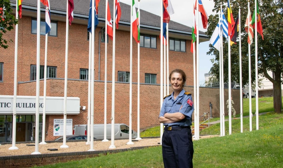 GOKCEN FIRAT, OFFICIER AU SERVICE DE L'OTAN, DEVIENT LA PREMIERE FEMME AMIRAL DE LA MARINE TURQUE