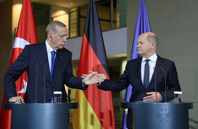 ERDOGAN DÉCLARE À SCHOLZ QUE LA TURQUIE EST PRÊTE À RENFORCER SES LIENS AVEC L'ALLEMAGNE