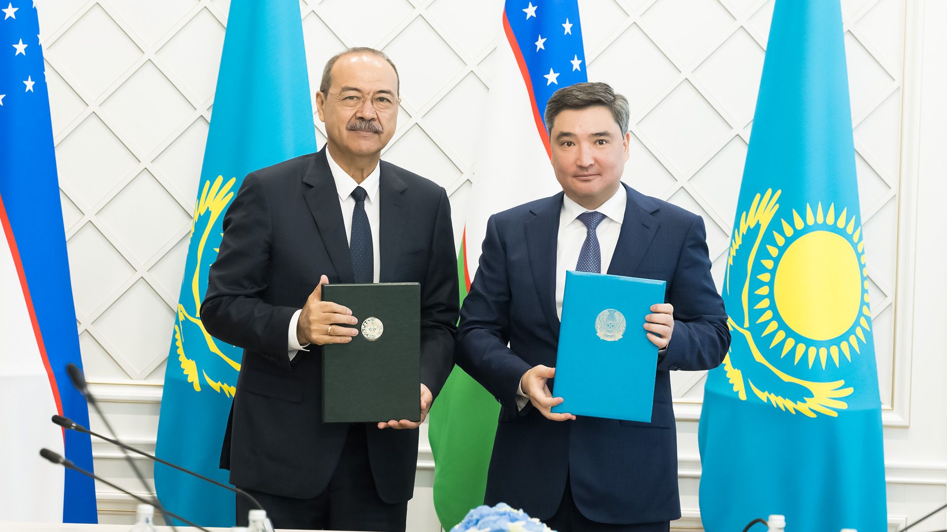 LE KAZAKHSTAN ET L'OUZBÉKISTAN S'APPRÊTENT À ÉTABLIR UN RÉGIME DE LIBRE-ÉCHANGE