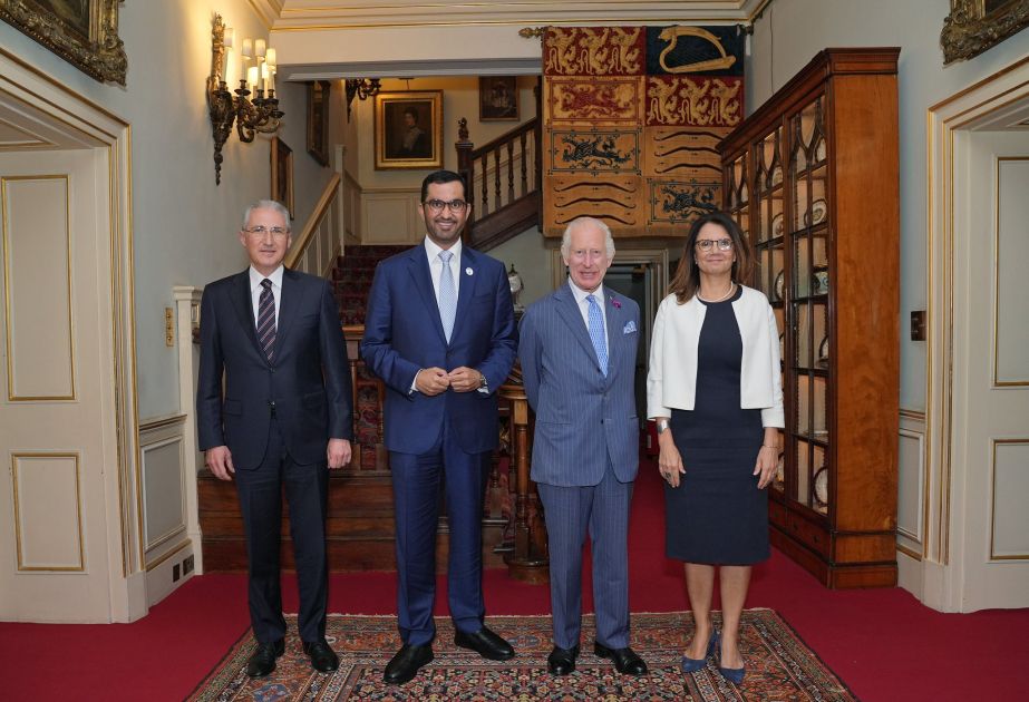 LE PRÉSIDENT DE LA COP29 RENCONTRE LE ROI CHARLES III