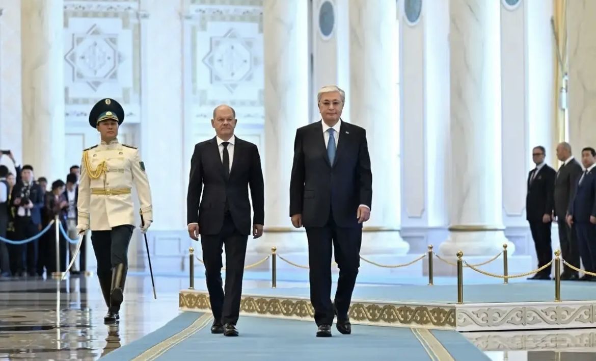 LE PRÉSIDENT KAZAKH TOKAYEV REÇOIT LE CHANCELIER ALLEMAND OLAF SCHOLZ