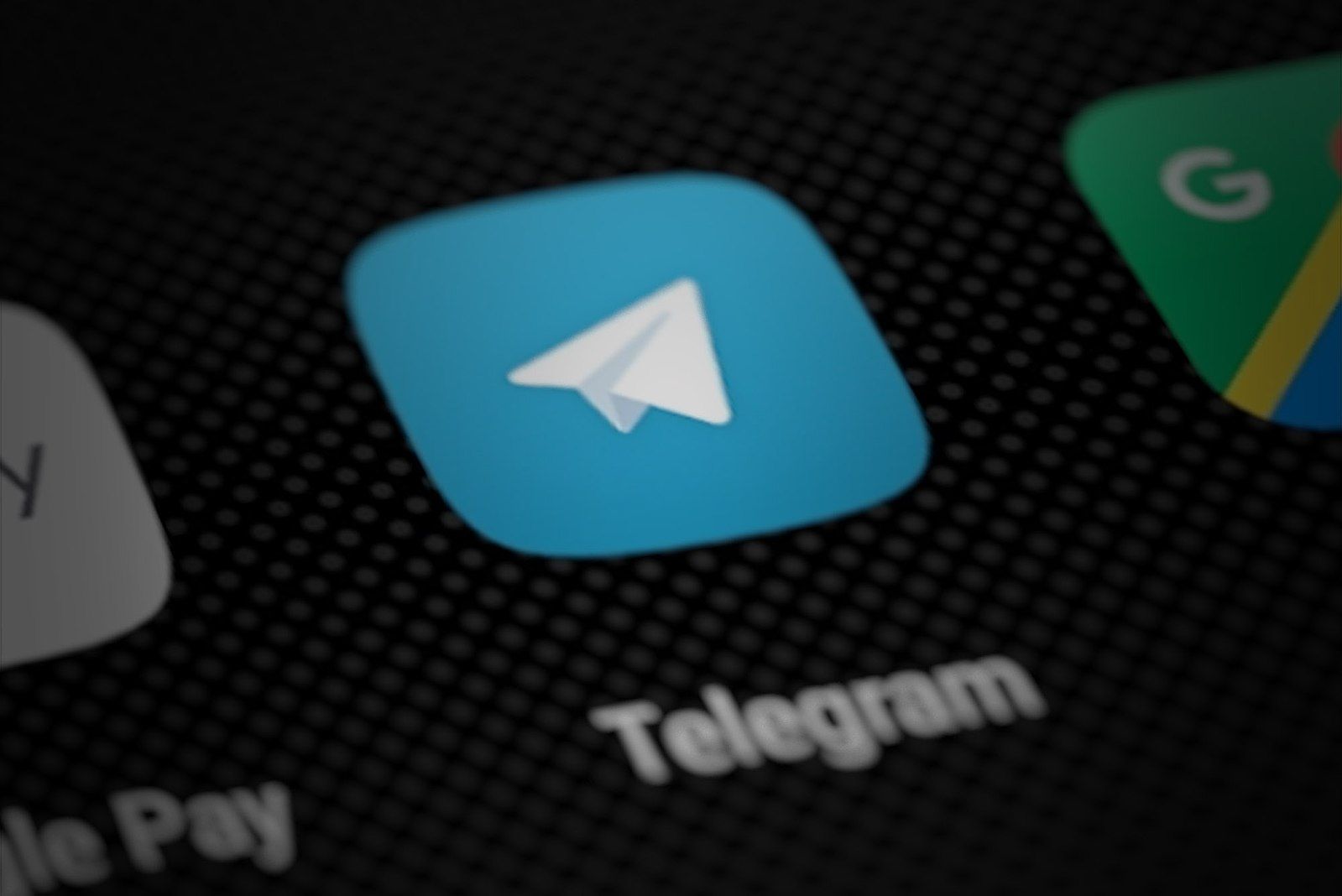 L'UKRAINE INTERDIT AUX FONCTIONNAIRES D'UTILISER TELEGRAM SUR LES APPAREILS FOURNIS PAR L'ÉTAT