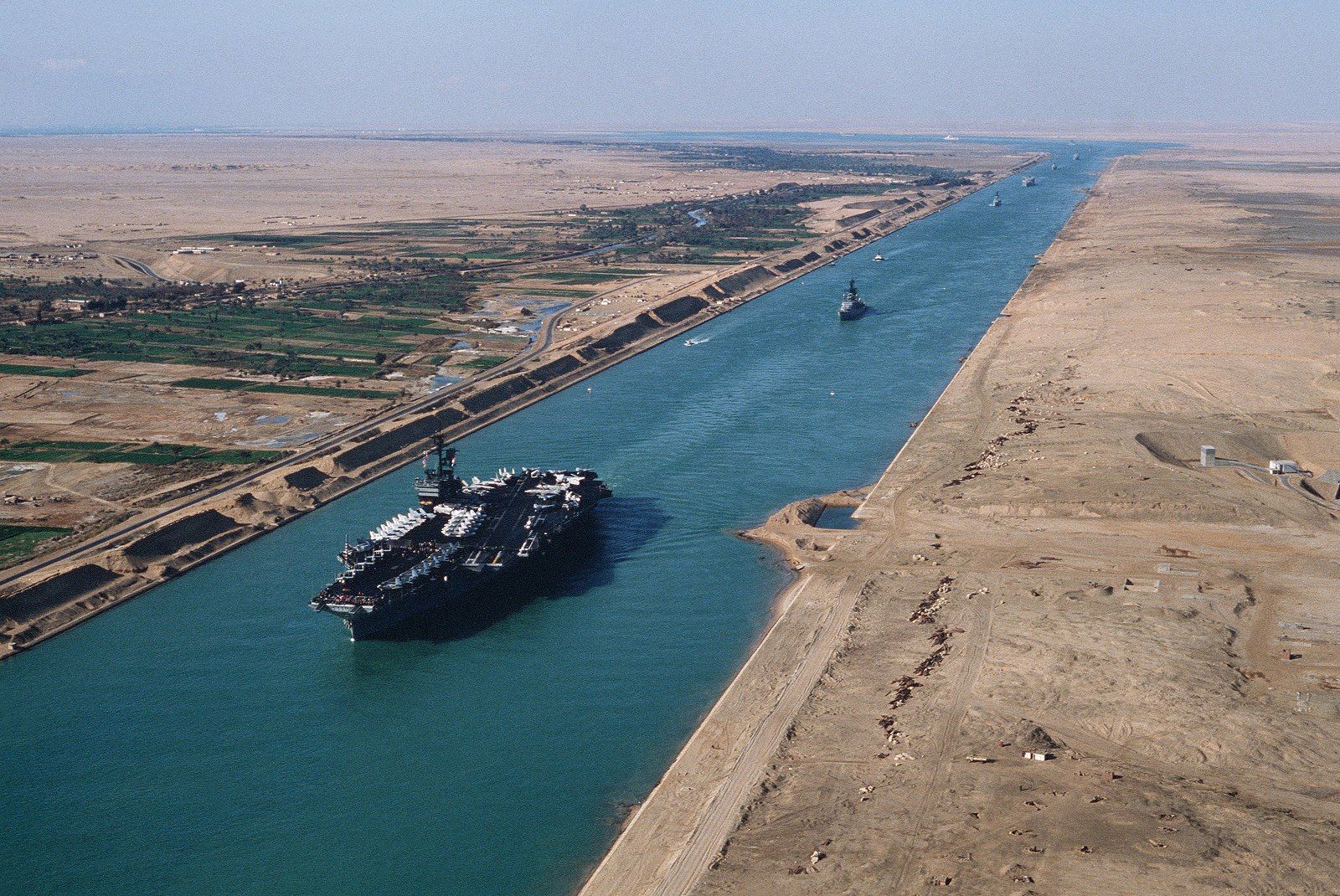 LE CANAL DE SUEZ SUBIT UNE PERTE DE REVENUS EN RAISON DE L'INSTABILITÉ RÉGIONALE