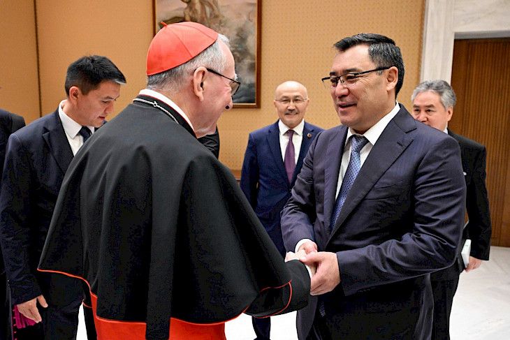 LE PRÉSIDENT DU KIRGHIZISTAN RENCONTRE LE PAPE  FRANÇOIS AU VATICAN