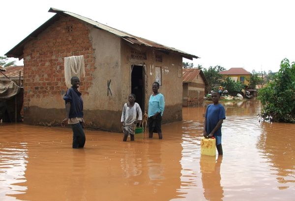 LES INONDATIONS EN AFRIQUE FONT PLUS DE 1 000 MORTS ET 740 000 DÉPLACÉS, SELON L'ONU