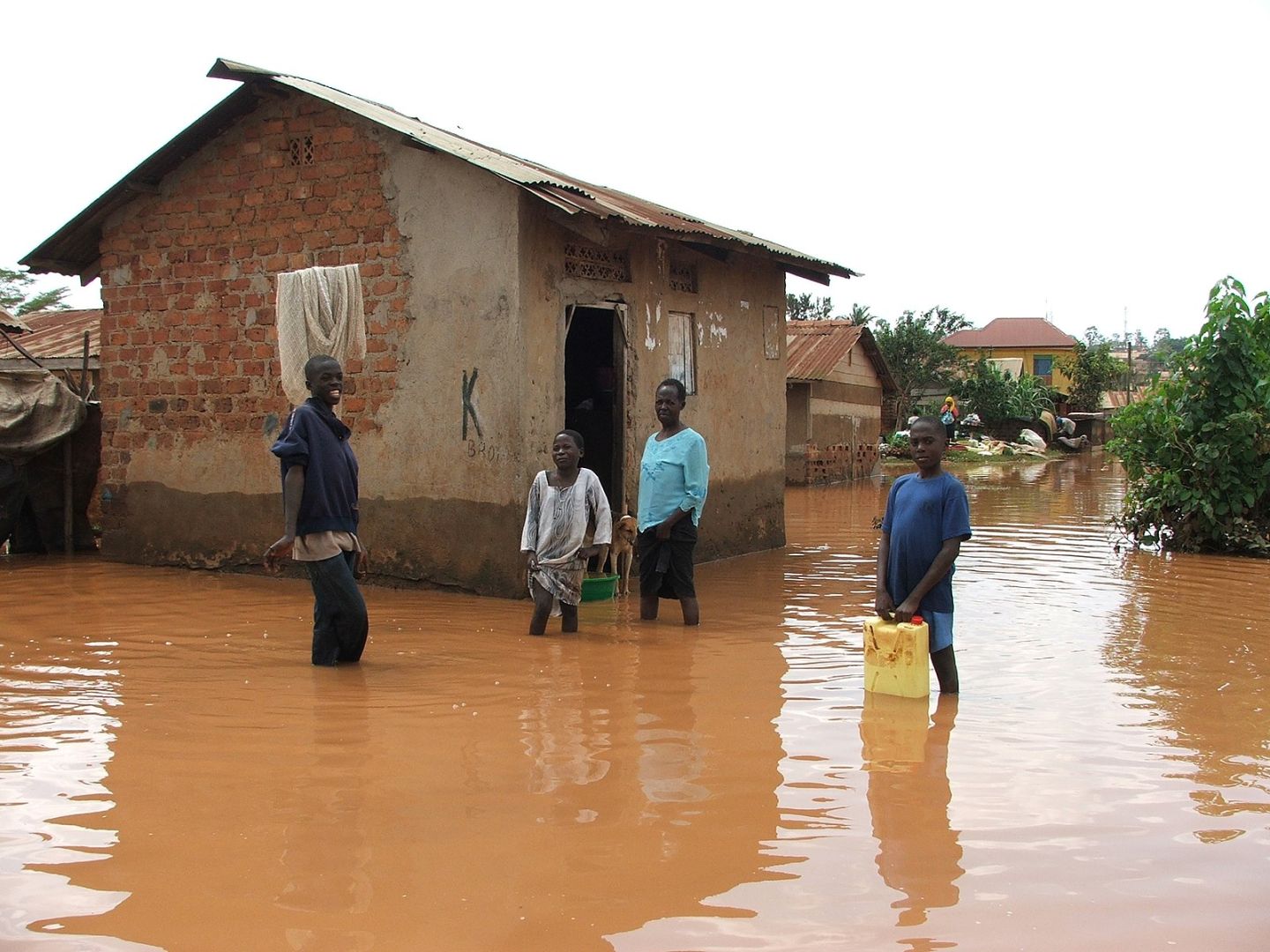 LES INONDATIONS EN AFRIQUE FONT PLUS DE 1 000 MORTS ET 740 000 DÉPLACÉS, SELON L'ONU