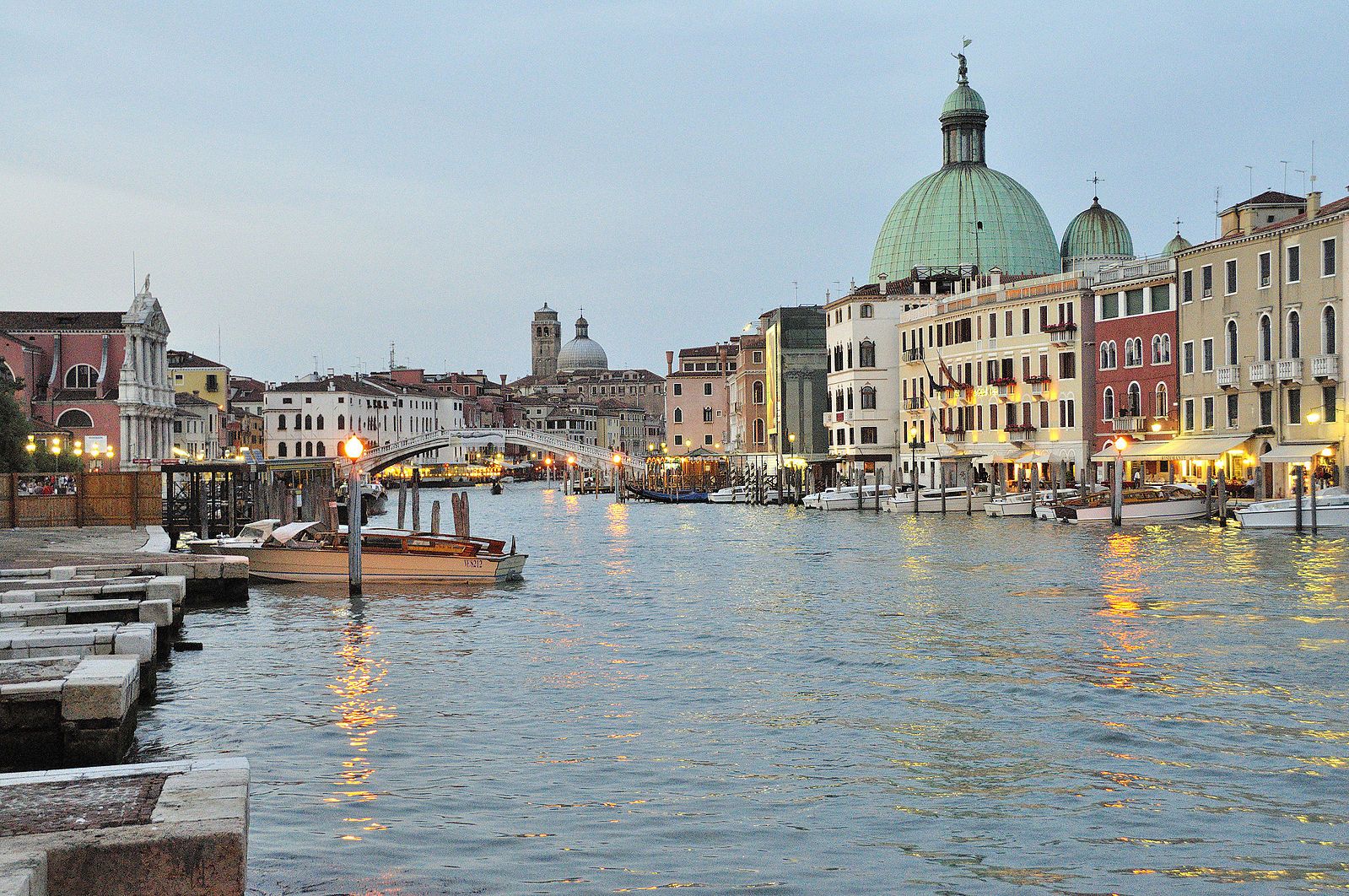 ITALIE : VENISE PROLONGE JUSQU'À L'ANNÉE PROCHAINE L'APPLICATION DU DROIT D'ENTRÉE POUR LES TOURISTES D'UN JOUR