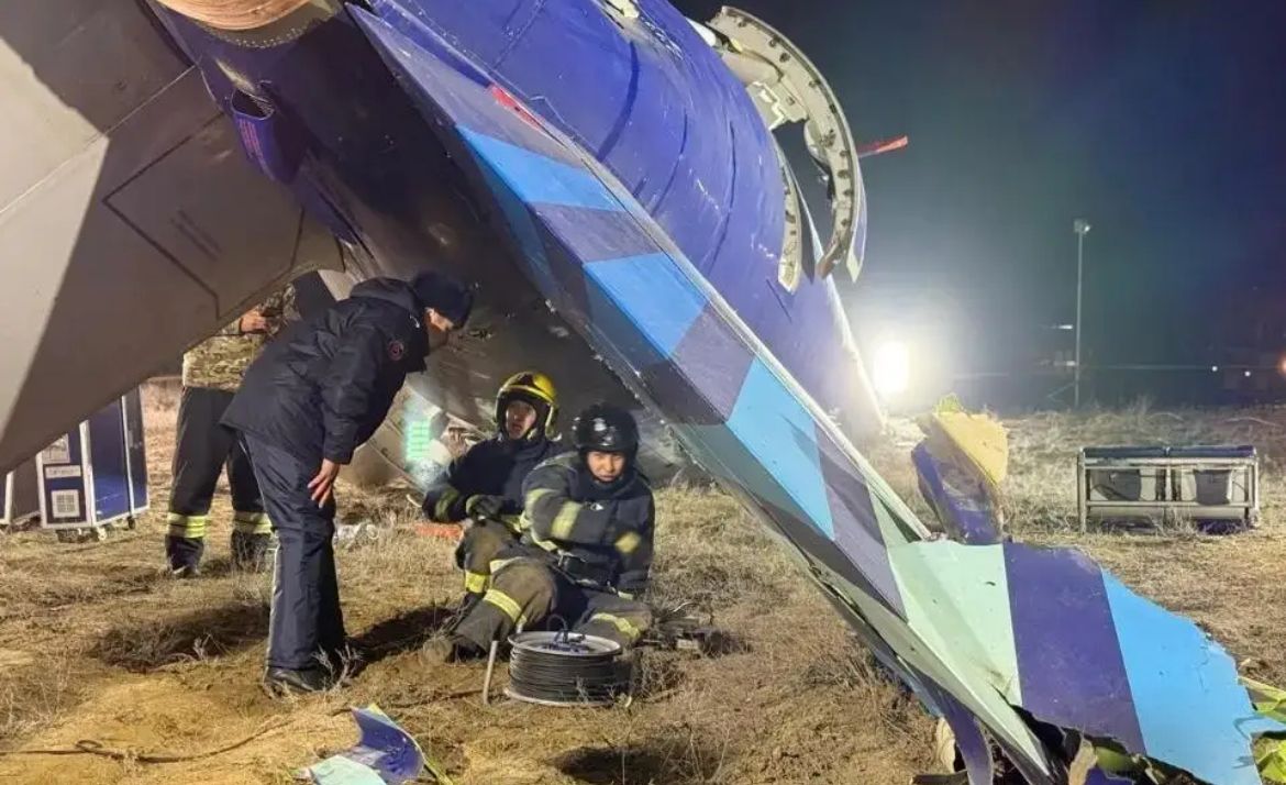 LE KAZAKHSTAN ENVOIE LES BOÎTES NOIRES DE L'AVION CRASHÉ D'AZERBAIJAN AIRLINES AU BRÉSIL