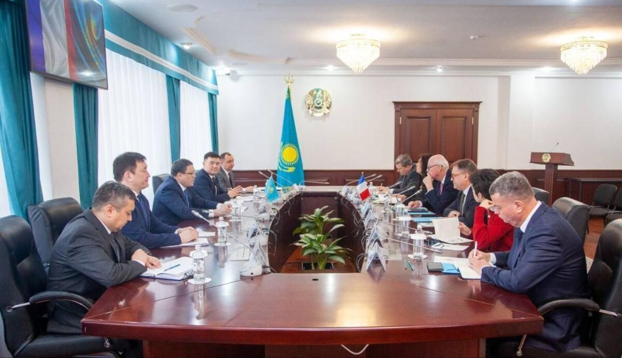 LE KAZAKHSTAN ET LA FRANCE RENFORCENT LEUR COOPÉRATION EN MATIÈRE DE SÉCURITÉ ET DE MIGRATION