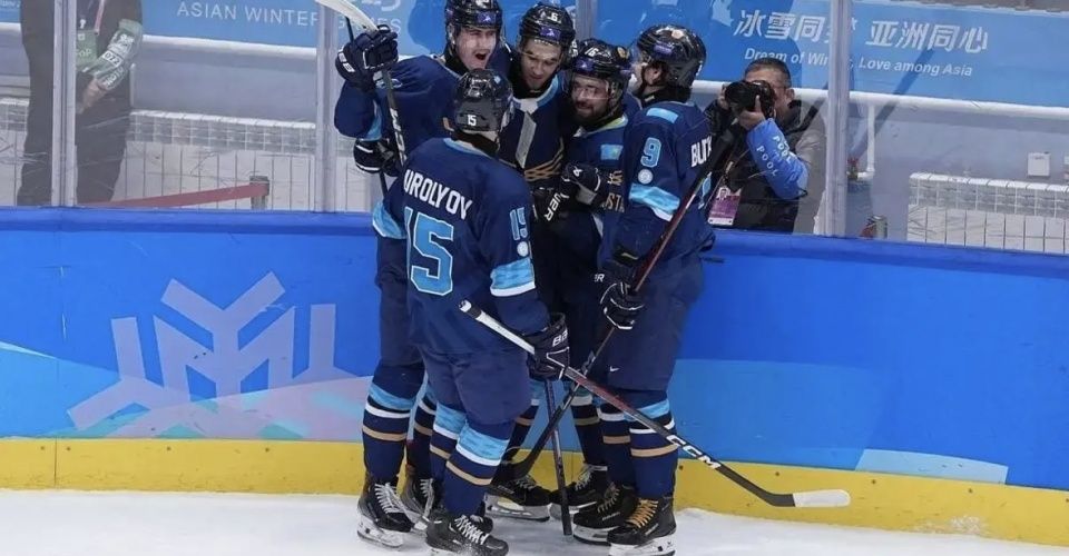 L'ÉQUIPE MASCULINE DE HOCKEY DU KAZAKHSTAN S'IMPOSE FACE AU JAPON AVEC UNE VICTOIRE 5-0