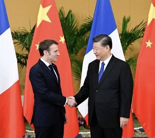 LA CHINE ET LA FRANCE S'ENGAGENT À RENFORCER LA COOPÉRATION BILATÉRALE ET À SE PENCHER SUR LES DÉFIS MONDIAUX