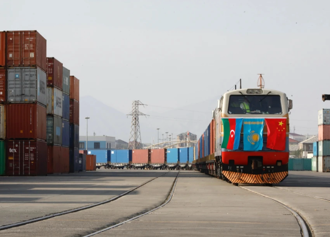 L'AZERBAÏDJAN SE TRANSFORME EN PLAQUE TOURNANTE DU TRANSPORT