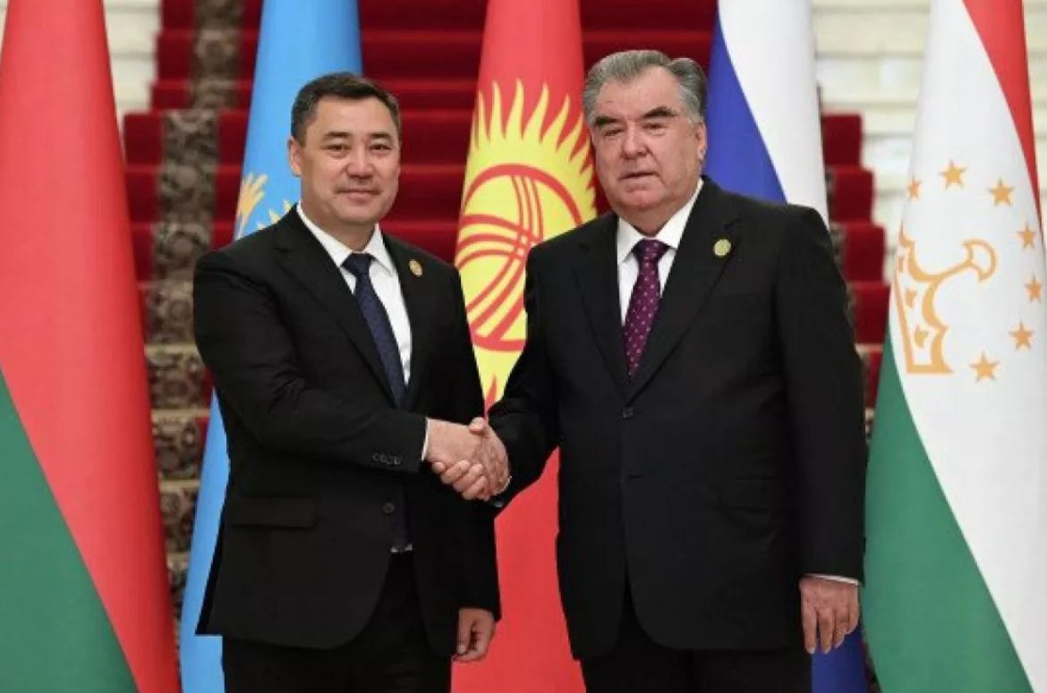 LE KIRGHIZSTAN ET LE TADJIKISTAN SIGNENT UN ACCORD FRONTALIER HISTORIQUE APRÈS 23 ANS DE NÉGOCIATIONS